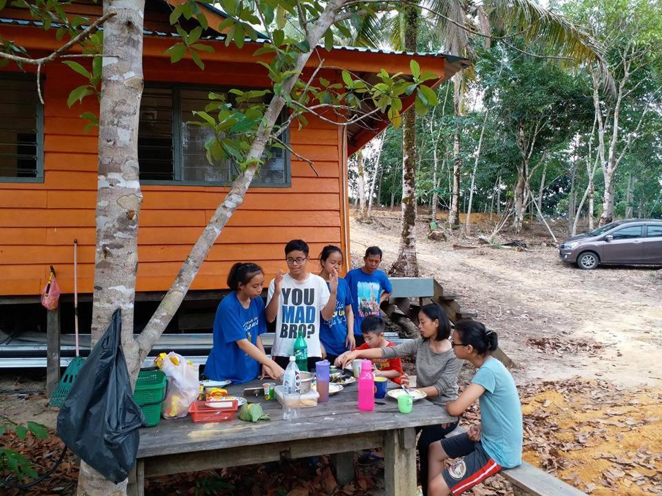 Long Titi Homestay Sematan Dış mekan fotoğraf