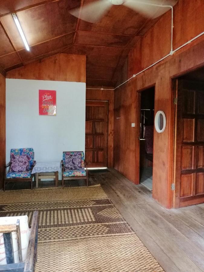 Long Titi Homestay Sematan Dış mekan fotoğraf